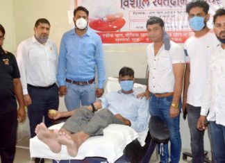 रमजान खां की स्मृति में रक्तदान शिविर, 115 ने किया रक्तदान
