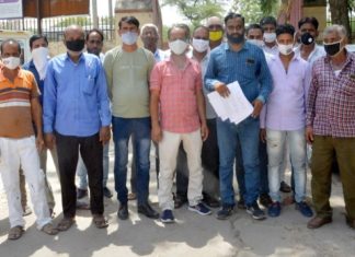 किराया बढाने की मांग, जिला कलक्टर को सौंपा ज्ञापन