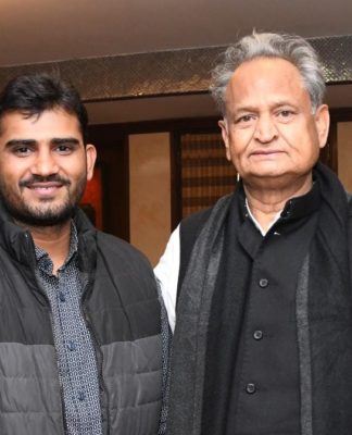 प्राथमिक स्वास्थ्य केन्द्र को सामुदायिक स्वास्थ्य केन्द्र में क्रमोन्नत करने को लेकर सीएम से मिले रूकमानंद स्वामी