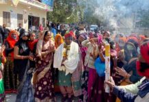 लोकनृत्य के साथ किया महिला आयोग अध्यक्ष रियाज का स्वागत