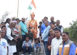 घांघू के शहीद राजेश कुमार फगेड़िया की पुण्यतिथि पर ग्रामीणों ने दी पुष्पांजलि