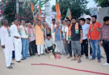 हरियाणा विधानसभा चुनावों में भाजपा ने गाड़ा लठ्ठ, चूरू में भाजपा कार्यकर्ताओं ने आतिशबाजी कर मनाया जश्न