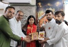 केन्द्रीय युवा मामले और खेल राज्य मंत्री रक्षा निखिल खडसे ने सालासर बालाजी मंदिर में दर्शन कर पूजा —अर्चना की