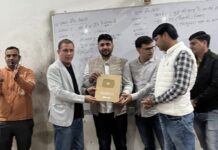 भाजपा नेता सुरेश भूकर ने गोल्ड और सिल्वर बटन मिलने पर किया सम्मान