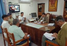 सांसद राहुल कस्वा ने ली समीक्षा बैठक, सड़क सुरक्षा व जलजीवन मिशन को लेकर दिए सख्त निर्देश