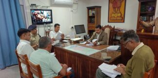 सांसद राहुल कस्वा ने ली समीक्षा बैठक, सड़क सुरक्षा व जलजीवन मिशन को लेकर दिए सख्त निर्देश