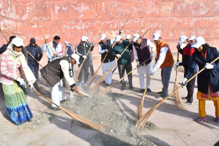 WhatsApp Image 2025-12-14 at 18.43.32 Large