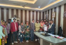 परीक्षाओं का टाइम बदलवाने की मांग, एसएफआई ने दिया ज्ञापन