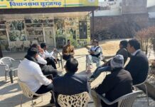 एडीजे कोर्ट की मांग को लेकर वकीलों का डेलिगेशन मिला पूर्व सांसद संतोष अहलावत से, अहलावत ने किया आश्वस्त