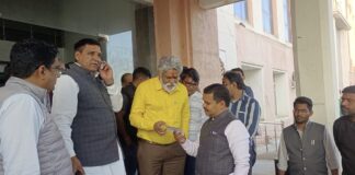 डीबी अस्पताल के वार्ड बॉय व वार्ड लेडीज को पांच माह से नहीं मिला वेतन