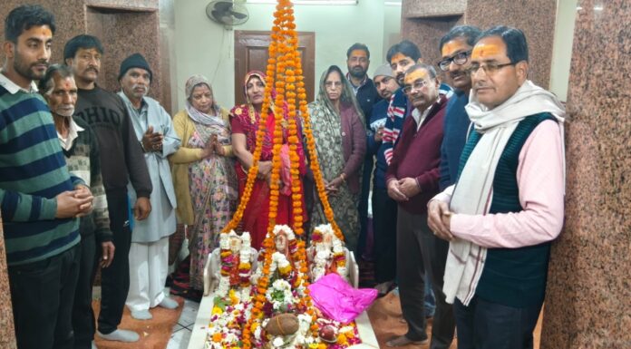 सिद्धेश्वर महादेव मंदिर में महाशिवरात्रि पर्व धूमधाम से मनाया गया