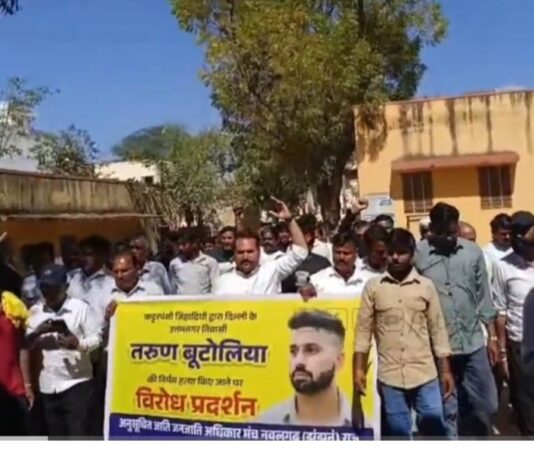 तरूण हत्याकांड को लेकर नवलगढ़ सर्वसमाज के लोगों में भारी आक्रोश, रैली निकालकर दिया ज्ञापन