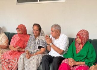 पूर्व उप-राष्ट्रपति जगदीप धनखड़ ने शोक संतप्त परिवार को बंधाया ढांढस, बख्तावरपुरा पहुंचकर जताई शोक संवेदना