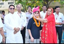 अक्शा ने 12वीं विज्ञान वर्ग में 98.40% अंक लेकर किया टॉप, गांव-समाज का बढ़ाया मान