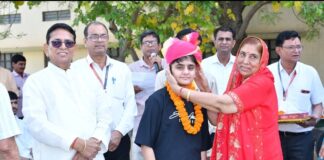 अक्शा ने 12वीं विज्ञान वर्ग में 98.40% अंक लेकर किया टॉप, गांव-समाज का बढ़ाया मान