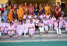 एसएससी सीजीएल में ऑल इंडिया 43वीं रैंक, मोक्षा अग्रवाल का कॉलेज में हुआ सम्मान