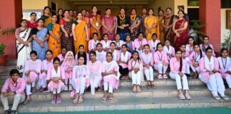 एसएससी सीजीएल में ऑल इंडिया 43वीं रैंक, मोक्षा अग्रवाल का कॉलेज में हुआ सम्मान