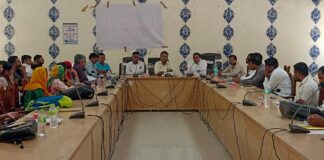 स्वच्छ भारत मिशन सहित ग्रामीण विकास योजनाओं को लेकर समीक्षा बैठक आयोजित