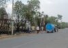 सिंघाना बाईपास पर ट्रांसफार्मर में चिंगारी उठने से खेत की बाड़ में लगी आग, टैंकरों से पानी डालकर आग पर पाया काबू