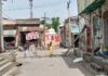 पचेरी कलां बाजार में बिजली का पोल गिरा, रास्ता बंद होने से आवागमन बाधित हुआ