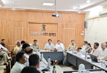 जनकल्याण योजनाओं की प्रगति पर प्रभारी मंत्री सख्त, सेवा शिविरों को जनआंदोलन बनाने के निर्देश