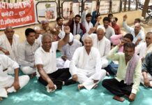 बिजली समस्याओं के समाधान को लेकर किसान सभा ने सौंपा ज्ञापन