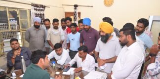 स्मार्ट मीटर हटाने की मांग को लेकर ग्रामीणों ने विभाग को दिया दो दिन का अल्टीमेटम