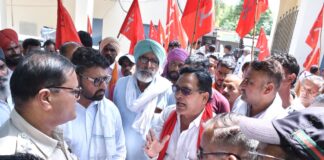 नशे के अवैध कारोबार और बढ़ती गुंडागर्दी पर रोक की मांग