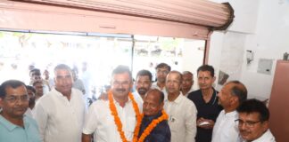 वार्ड नंबर 1 में मनजिंदर सिंह लेघा का जनसंपर्क अभियान तेज