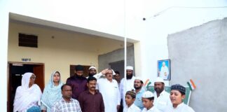 गांधीनगर के मदरसे में गूंजे देशभक्ति के गीत, हिंदू-मुस्लिम भाईचारे का दिया संदेश