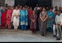 किशोर-किशोरियों को आत्मविश्वासी और सशक्त बनाने पर जोर