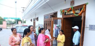 वार्ड 49 में सरनजीत कौर ने किया जनसम्पर्क