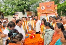 झुंझुनूं पहुंची संत रविदास समरसता संकल्प कलश यात्रा, पुष्पवर्षा से हुआ भव्य स्वागत