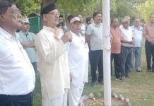 इन्द्रमणी पार्क में शान से लहराया तिरंगा, देशभक्ति के रंग में रंगा स्वतंत्रता दिवस समारोह