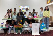 हनुमानगढ़ के सरस्वती कॉन्वेंट स्कूल के मकुंस प्ले विंग में विज्ञान प्रदर्शनी में मॉडल प्रस्तुत करते नन्हें विद्यार्थी