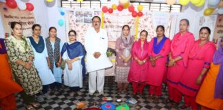 हनुमानगढ़ में आंगन मिलन सेवा कार्यक्रम, आंगनबाड़ी कार्यकर्ताओं व सहायिकाओं का सम्मान हनुमानगढ़ के गांधीनगर क्षेत्र में आंगन मिलन सेवा कार्यक्रम के दौरान आंगनबाड़ी कार्यकर्ताओं और सहायिकाओं का सम्मान