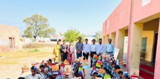 रोटरी क्लब हनुमानगढ़ विज़न द्वारा रोड़ावाली स्कूल में विद्यार्थियों को स्टेशनरी वितरण