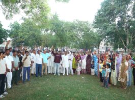 हनुमानगढ़ के वार्ड 2 व 3 में मनोज बड़सीवाल को उपसभापति बनाने की मांग करते वार्डवासी