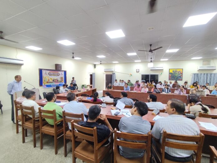 1 Large झुंझुनूं में मानसिक स्वास्थ्य जागरूकता अभियान के तहत चिकित्सकों का ओरियंटेशन
