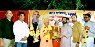कुरैशी संस्था ने किया नवनिर्वाचित सभापति, उपसभापति व पार्षदों का सम्मान झुंझुनूं के कुरैशी हाउस में नवनिर्वाचित सभापति अब्दुल्ला अगवान और पार्षदों का सम्मान करते अतिथि
