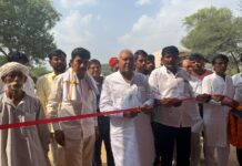 100 बीघा में बनेगी विशाल गौशाला, सागडू की ढाणी में हुआ शिलान्यास खेतड़ी के सागडू की ढाणी में प्रस्तावित 100 बीघा गौशाला के शिलान्यास कार्यक्रम में पूजा-अर्चना करते नारनौल विधायक ओमप्रकाश यादव और अन्य अतिथि।