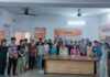स्वस्थ युवा ही बनाएंगे विकसित भारत – नशे से दूर रहकर पोषण, स्वास्थ्य और सकारात्मक जीवनशैली अपनाने का संदेश झुंझुनूं के सावित्री बाई फूले गर्ल्स छात्रावास में मेरा स्वास्थ्य मेरा गर्व कार्यक्रम के दौरान युवाओं का स्वास्थ्य परीक्षण करते चिकित्सक।
