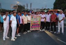 सरदार वल्लभभाई पटेल जयंती पर चिड़ावा में आयोजित 5 किलोमीटर पुलिस मैराथन में भाग लेते पुलिसकर्मी और युवा