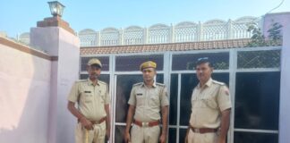 झुंझुनूं पुलिस के एरिया डोमिनेशन अभियान के दौरान जिलेभर में दबिश देती पुलिस टीमें