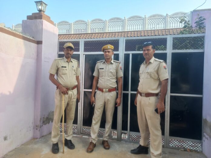 8 Large झुंझुनूं पुलिस के एरिया डोमिनेशन अभियान के दौरान जिलेभर में दबिश देती पुलिस टीमें