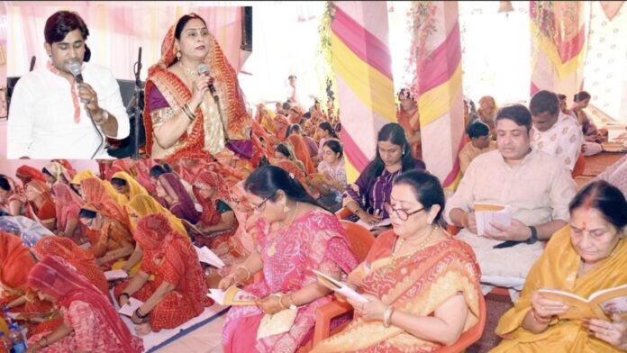 रतननगर के सुरेका शक्ति मंदिर के वार्षिकोत्सव में पूजा-अर्चना करते श्रद्धालु