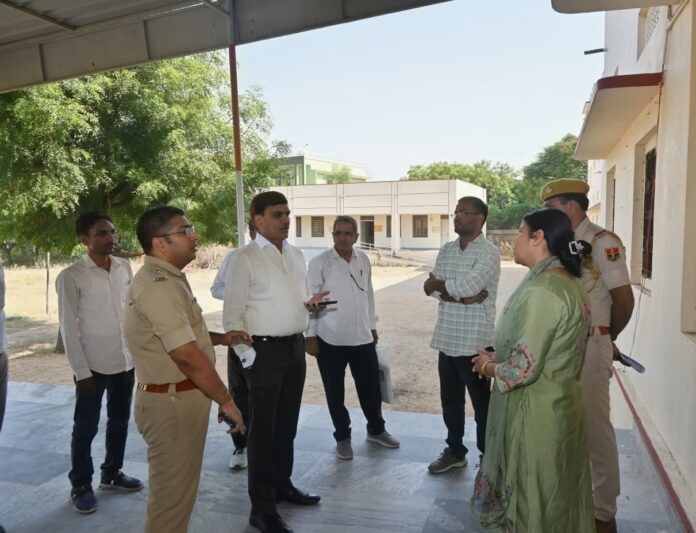 1 Large चूरू में सहायक जनसंपर्क अधिकारी से जनसंपर्क अधिकारी पद पर पदोन्नत मनीष कुमार घांघू