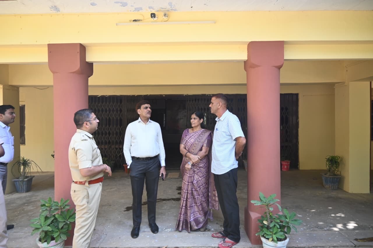 चूरू में सहायक जनसंपर्क अधिकारी से जनसंपर्क अधिकारी पद पर पदोन्नत मनीष कुमार घांघू