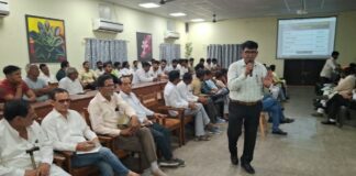 पंचायत चुनाव की तैयारी तेज – नामांकन की बारीकियां समझने जुटे 137 भावी प्रत्याशी झुंझुनूं में पंचायती राज चुनाव की प्रत्याशी प्रबोधन कार्यशाला में नामांकन प्रक्रिया की जानकारी लेते भावी प्रत्याशी