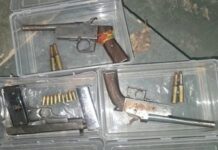 झुंझुनूं की सिंघाना पुलिस और जिला स्पेशल टीम की कार्रवाई में इनामी आरोपी की गिरफ्तारी और अवैध हथियार बरामदगी
